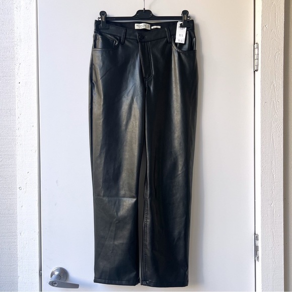NWT Abercrombie & Fitch Vegan Leather 90s Straight Pant - Black - Size 30/10s - Picture 3 of 11